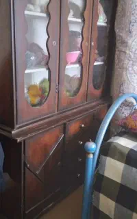 بوفه کلاسیک تمام‌چوب (دو تکه و حمل آسان)