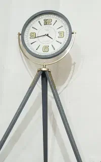 ساعت  س پایه