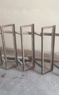 پله فلزی با رویه سنگی