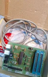 برنامه نویس avr