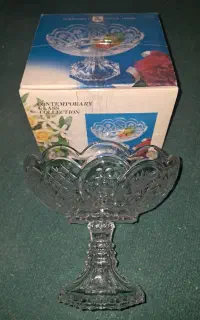 میوه خوری پایه دار سوگا