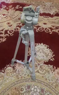 سه پایه چراغ دوربین و گوشی