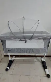 تخت کنارمادر زویی بسیار نو