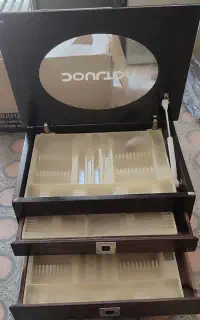 باکس جا قاشق چنگال نو نو نو. فقط درب کارتن باز شده
