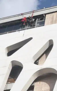 پیچ و رولپلاک نما  کار در ارتفاع بدون داربست راپل