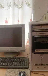 مانیتور در حد نو