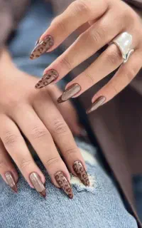 کاشت ناخن تضمینی طبیعی با ظرافت