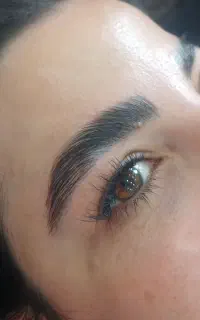اصلاح وقرینه سازی  ابرو  و لیفت ابرو مژه