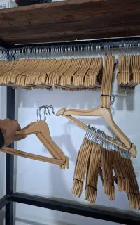 فروش انواع چوب لباسی برای بوتیک