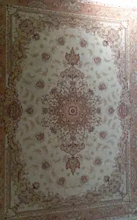 اسپیکر و فرش ۶ متری