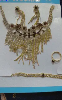 دو ست سرویس بدلیجات مکه