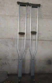 عصا زیر بغل