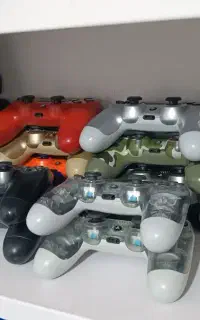 دسته بازی اورجینال.ps4.درحد نو