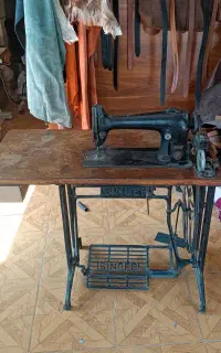 چرخ خیاطی Singer اصل مدل 15K110 ساخت 1957