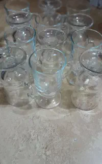 یک سری وسیله آشپزخانه  و بلور