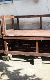 دوتا تخت قهوه خانه ای