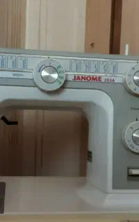 چرخ خیاطی ژانومه مدل۳۹۳
