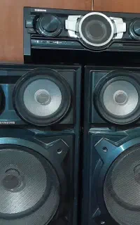 سیستم صوتی حرفه ای همراه با دی جی