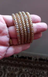 النگو طلا روس
