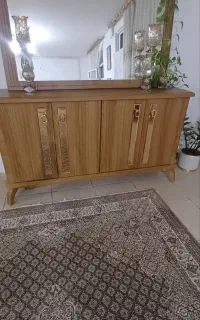 کنسول و کمد