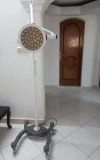 چراغ جراحی