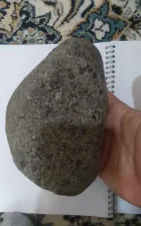 تعدادی سنگ کلکسیونی و انگشتری فروشی
