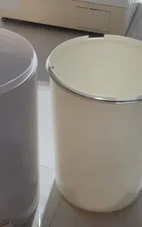 سطل زباله پدالی سفید جنس اورانوس