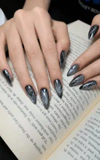 خدمات کاشت ناخن