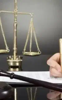 وکیل تخصصی در کاهش سن و تغییر نام و نام خانوادگی