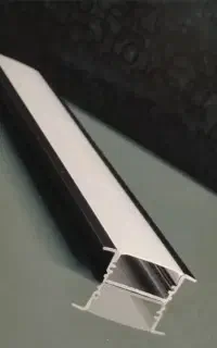 پروفیل ۳سانتی ۲۰۰گرمی متری (۲۹۰ت)