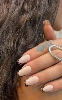 مرکز تخصصی آموزش کاشت ناخن(ویژه بازارکار+استخدام)