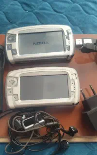 نوکیا 7710 کلکسیونی + لوازم فابریک 2 دستگاه