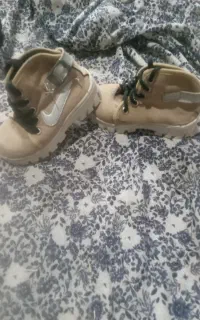 حراج کفش فقط۱۰۰هزارتومان