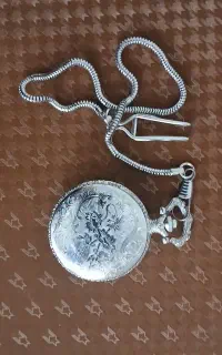 ساعت جیبی omax( quartz)