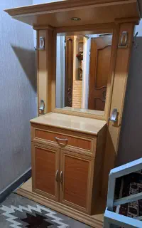 جاکفشی و رخت آویز آینه دار