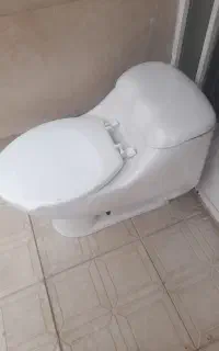 دسشویی فرنگی نو کامل  و سمپاش دستی نو
