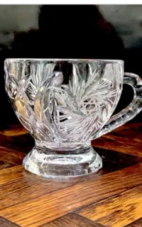 تعدادی ظروف استفاده نمیکنم میفروشم