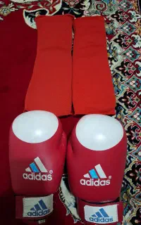 دستکش بوکس و ساق بند کیک بوکس