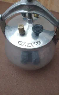 زودپز در حد نو کم استفاده شده