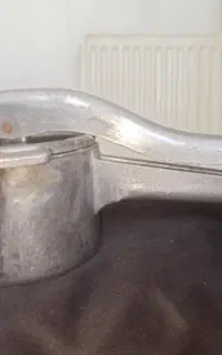 آب میوه گیر دستی عطیقه