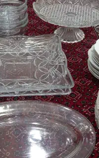 تعدادی ظروف پذیرایی کریستال نو