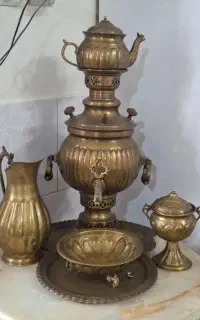 سماور زغالی آنتیک و میز برنجی ارزون