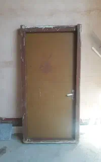 درب چوبی سالم