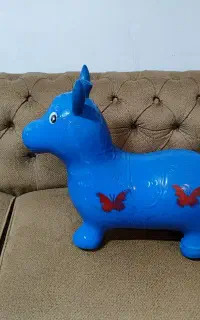 گوزن بادی رنگ آبی