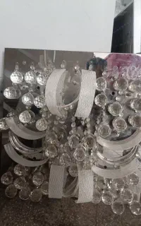 سه عدد لوستر در سه حالت روشنایی