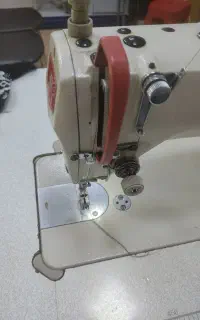 به یک خانم کاراموز جهت خیاطی سرای حامی