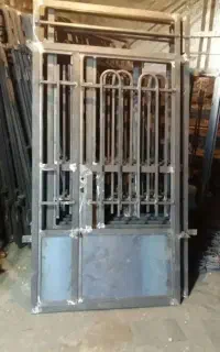 جوشکاری درب و پنجره وکانکس سازی