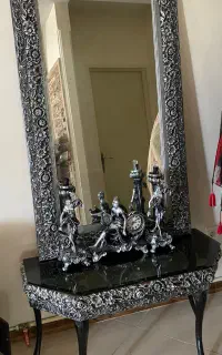 آیینه و شمعدان با ساعت