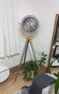 ساعت ایستاده