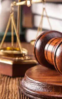 وکیل پایه یک دادگستری و مشاور حقوقی